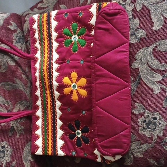 Bohemian Flower Embroidered Fabric Bag, zipper closure, inside zip pockets - Picture 2 of 4